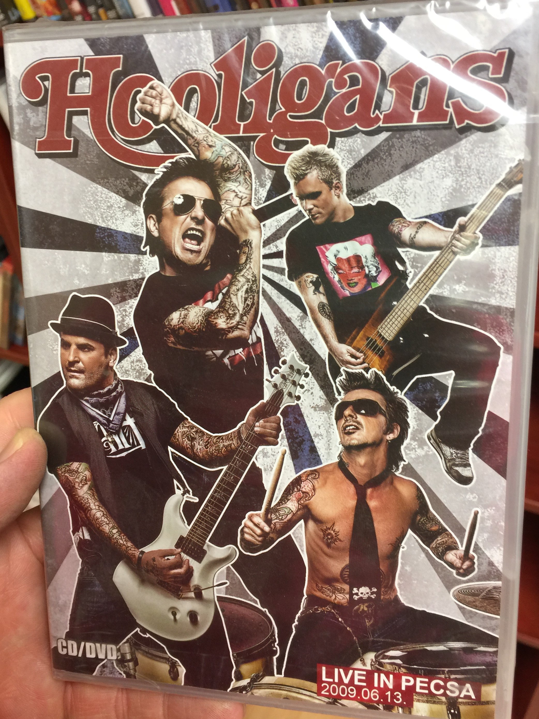 Hooligans DVD 2009 Live in Pecsa 1.JPG